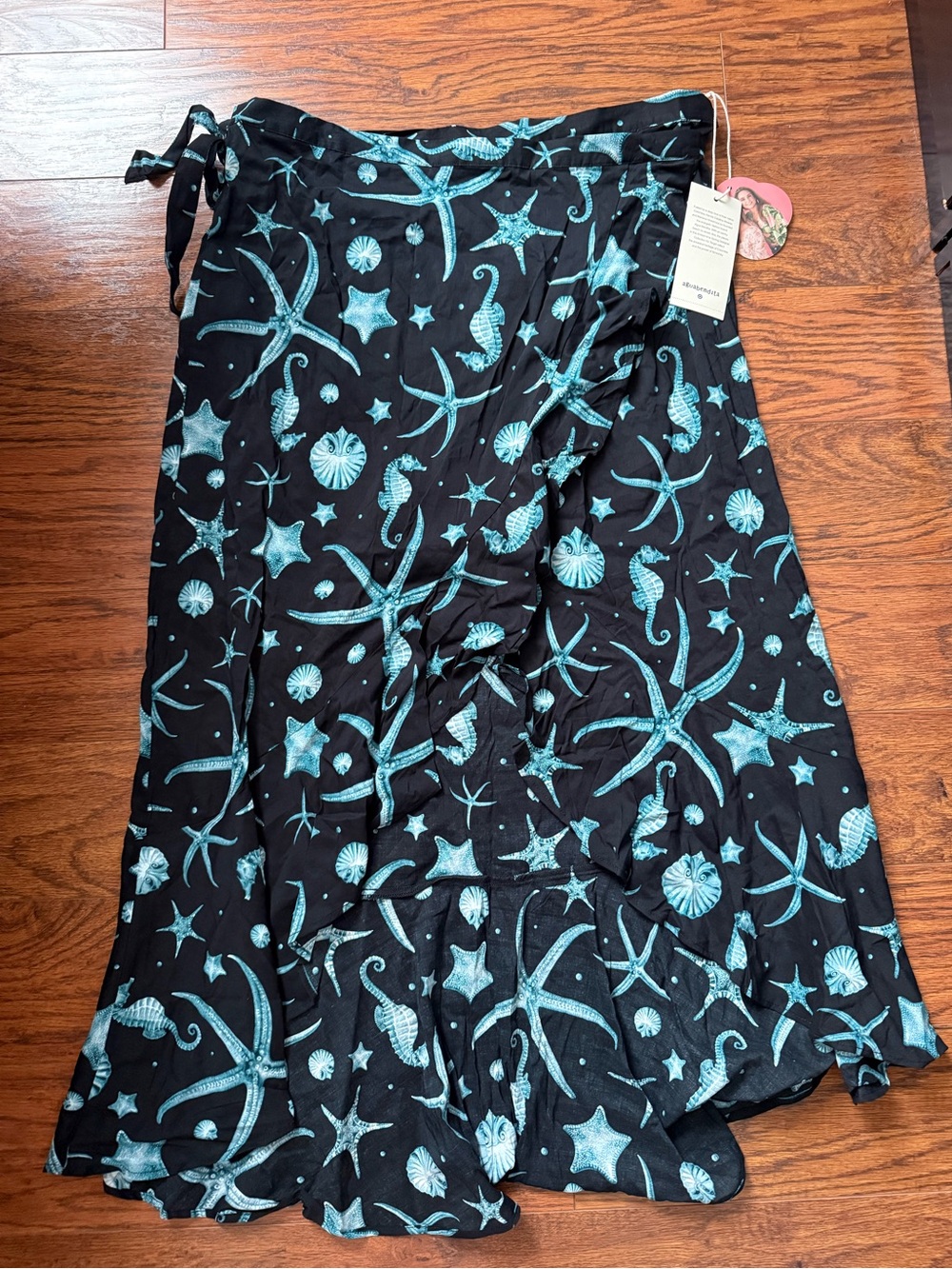 Deep Sea Print Wrap Skirt - Agua
Bendita × Target Navy Blue
